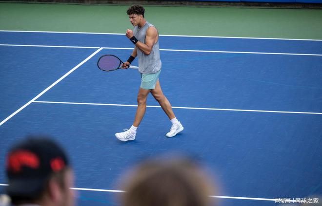 为国足突围 为国足突围