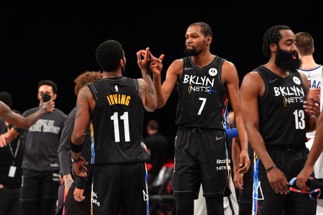 脚步晚了半 脚步晚了半