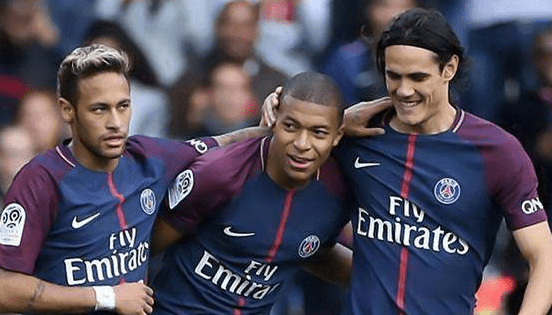 记者：兰克尔踢成都前夜溜去深圳见女友，次日回来裤裆有血