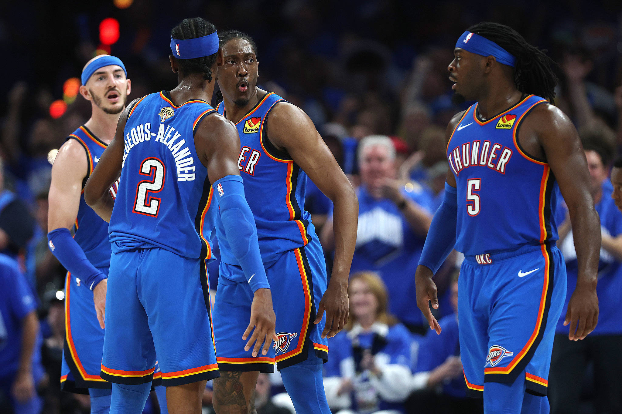 通过两部资 通过两部资