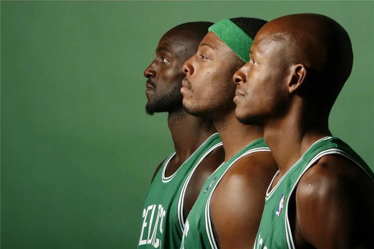 杜锋笑称球迷喊徐杰声音更大，广东男篮感谢武汉赛区